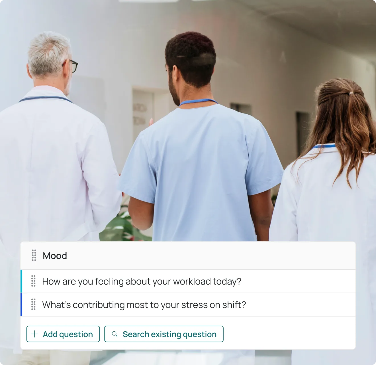 Pflege- und Klinikteam auf einer Station; eingeblendet eine Moodtalk-Befragungskarte.